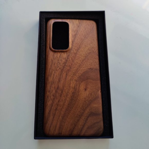 OnePlus 9 Pro (5G) Walnut Wood Case from Komodoty | New in Box - Picture 2 of 4